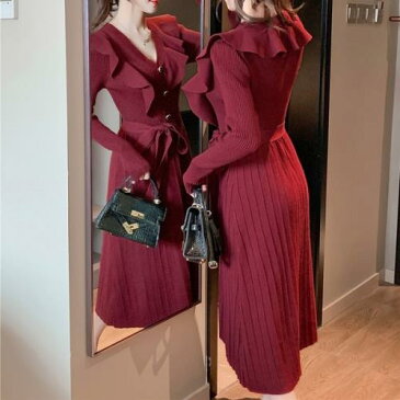 ワンピース ニット オルチャン 可愛い 無地 Vネック 春 長袖 ロング丈 ミモレ丈 フレア フリル ガーリー ウエストリボン 清楚 モテる 男ウケ フェミニン ハーフボタン プリーツ レトロ おしゃれ きれいめ 上品 大人 女子会 デート レッド ブラック S M L