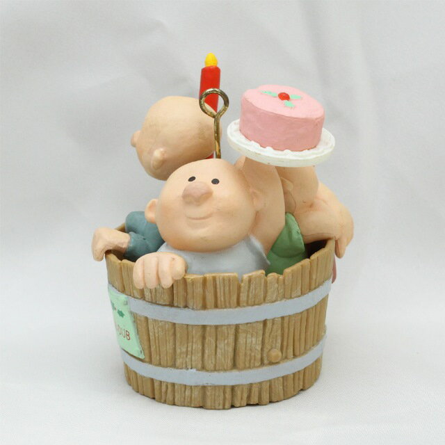 メイ　フェアリー楽天市場店の【 X'mas 】 1987年 マザーグース Rub a dub dub ラブ ア ダブ ダブ どんぶらこ 3人の男 ツリー キープセーク オーナメント プレゼント ギフト クリスマス ヴィンテージ Hallmark ホールマーク アメリカ 【中古】｜アングル2