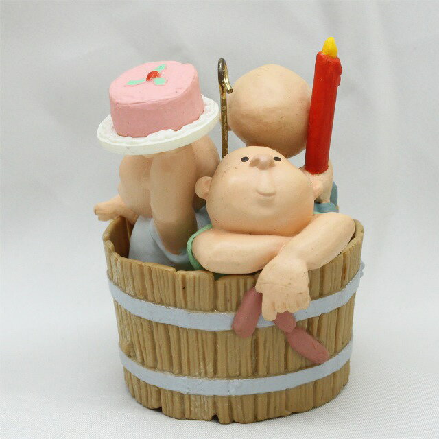 メイ　フェアリー楽天市場店の【 X'mas 】 1987年 マザーグース Rub a dub dub ラブ ア ダブ ダブ どんぶらこ 3人の男 ツリー キープセーク オーナメント プレゼント ギフト クリスマス ヴィンテージ Hallmark ホールマーク アメリカ 【中古】｜アングル3