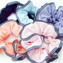 ボーダーの縁取り付きシュシュヘアアクセサリー ヘアーアクセサリー 髪飾り ストライプ ピンク ネイビー 紺色 ブルー 青 水色 紫 パープル オレンジ プレゼン...