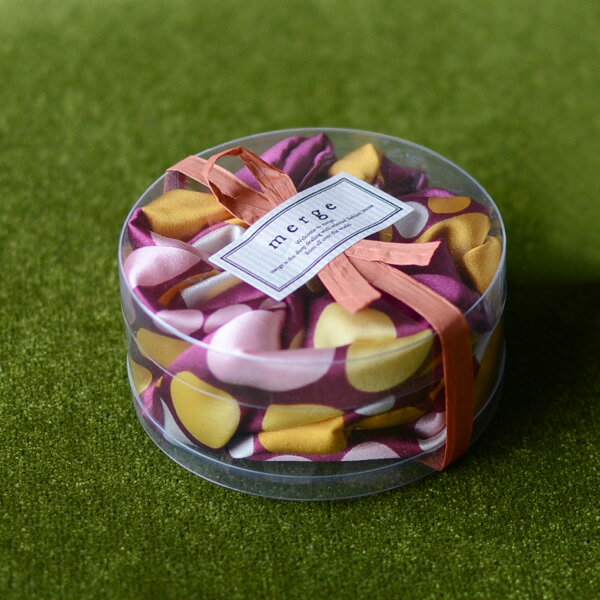 シュシュ専用 ギフトボックス(Sサイズ)<内容点数目安>レギュラー・セミレギュラー:1点まで/ミニシュシュ:2点までEMILIO PUCCI / WINSOME...