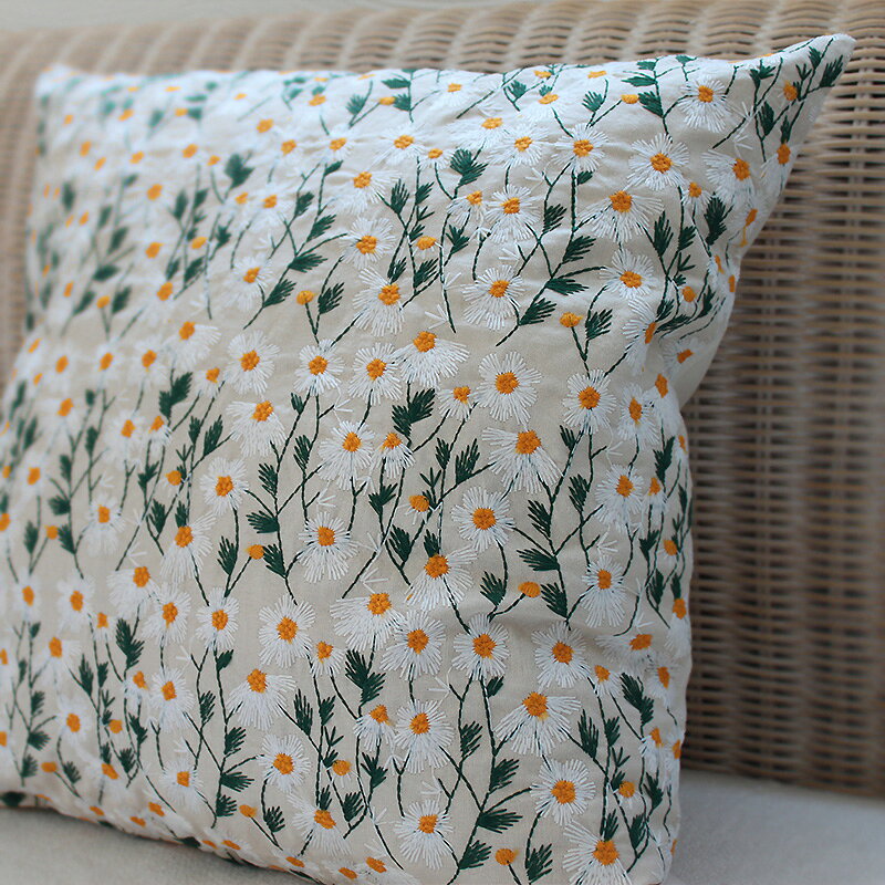 【2BUY200円OFFクーポン対象】小花柄 刺繍 クッションカバー 花柄 フラワー柄 45cm 黄色 北欧 送料無料 白 洗える 北欧デザイン 45×45cm プレゼント ギフト 新生活 新居 引越し祝い 新築 子供 家 おしゃれ シンプル ナチュラル [3]