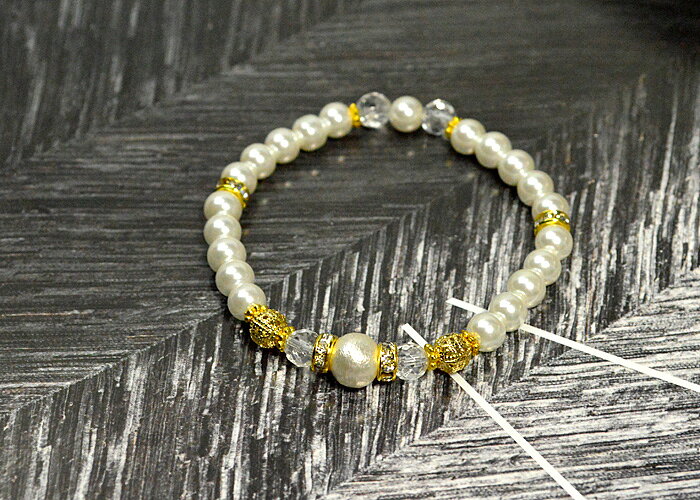 パワーストーン ブレスレット コットンパールホワイト8mm 人工パール6mm カット水晶6mm 透かし金具 ロンデル金具 花金具