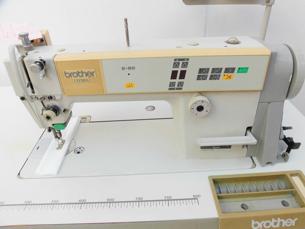 【中古】 ブラザー BROTHER 1本針自動糸切ミシン　モデルNO−DB2-B737-413　Mark2型　100V仕様 ACサーボモーター。縫いはじめ、縫い終わり自動止め縫い機能付き。