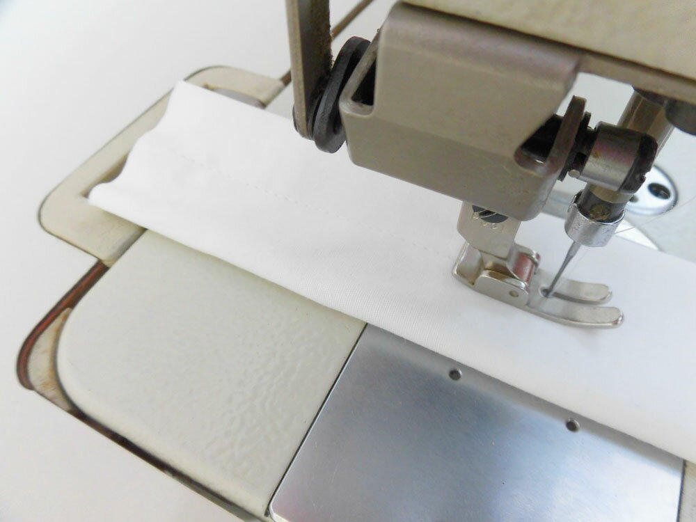 【中古】 ブラザー BROTHER 1本針自動糸切ミシン　モデルNO−DB2-B737-413　Mark2型　100V仕様 ACサーボモーター。縫いはじめ、縫い終わり自動止め縫い機能付き。