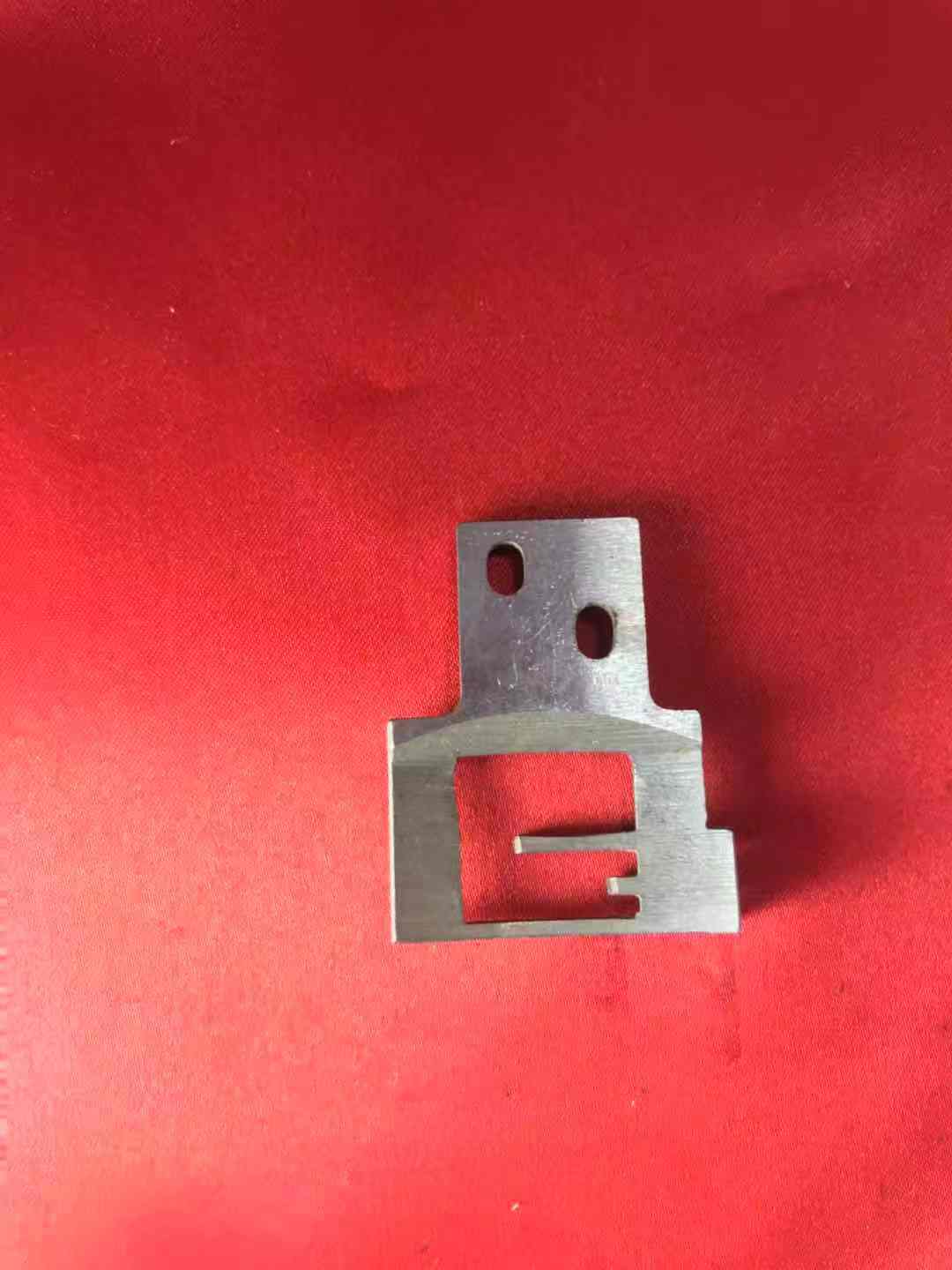 工業用ミシン部品　JUKI ABLE HB-150用 送り歯 Feed dog