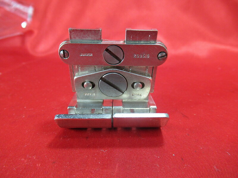 【新品】SINGER シンガー　胜家 モデルNO：300U401 用押え　 PRESSER FOOT 1/4X1/4X1/4 パーツNO:269237505