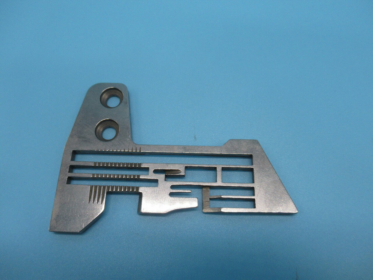 【新品】PEGASUS 機種E32-555A用 針板（5*3*4）　パーツNO:212992
