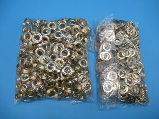 ゴールド色 レザークラフト 材料 金具 ハトメ #28 これは500組ぐらい入っています。ハトメの販売 サイズは直径23*内径12mm*高さ7mmぐらい。 ゴールド色 レザークラフト 材料 金具 ハトメ #28 これは500組ぐらい入っています。ハトメの販売 サイズは直径23*内径12mm*高さ7mmぐらい。
