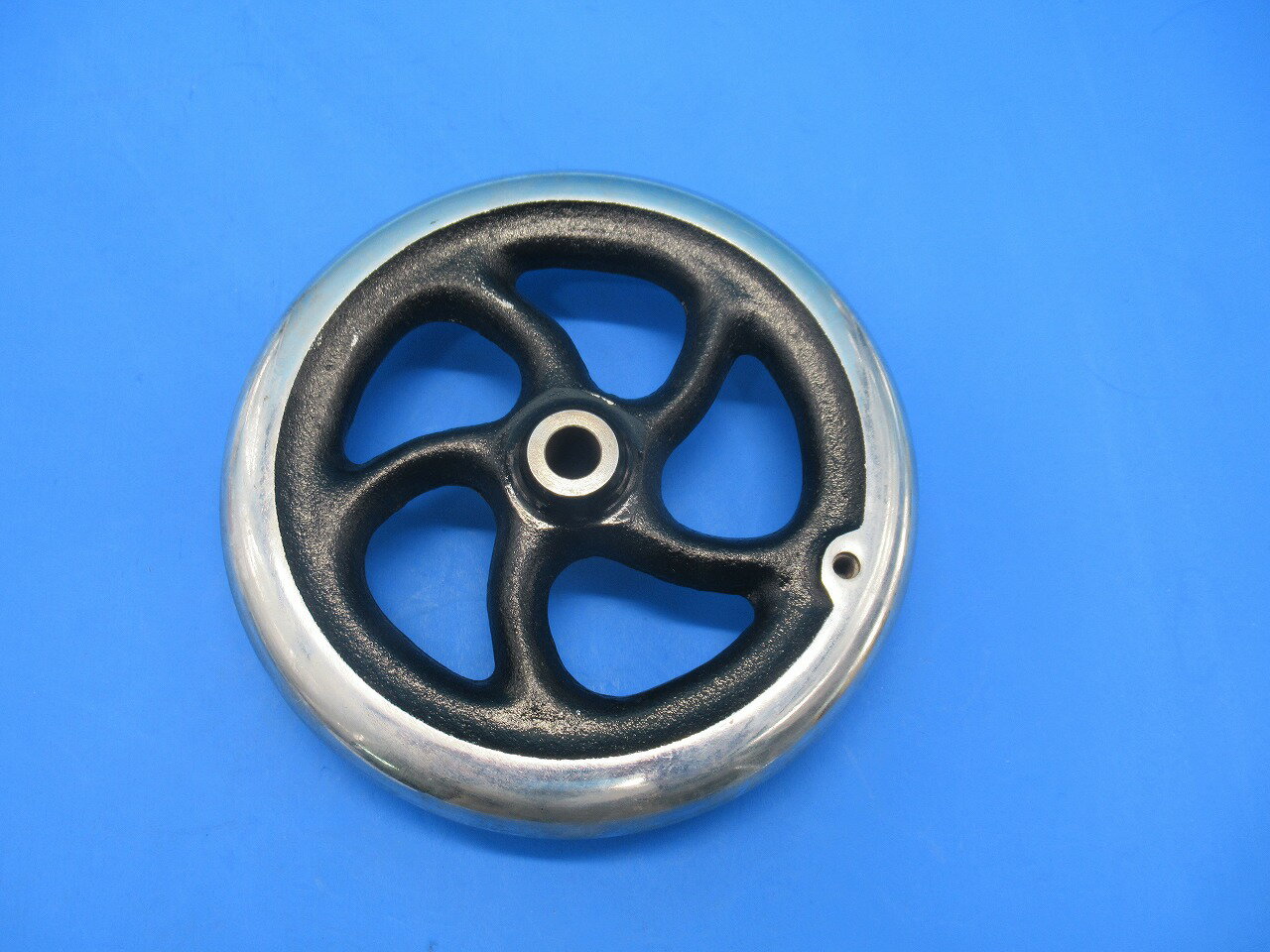 外径約132mm 内径9 8mm ミシン屋さん3号店生活家電手回しはずみ車その他lead 新品 ギャーあり