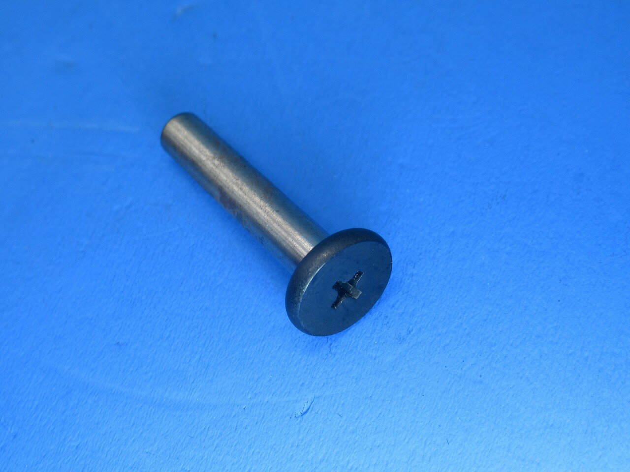 【新品】ネジ　高さ約34.7 MM*直径約5.9MM