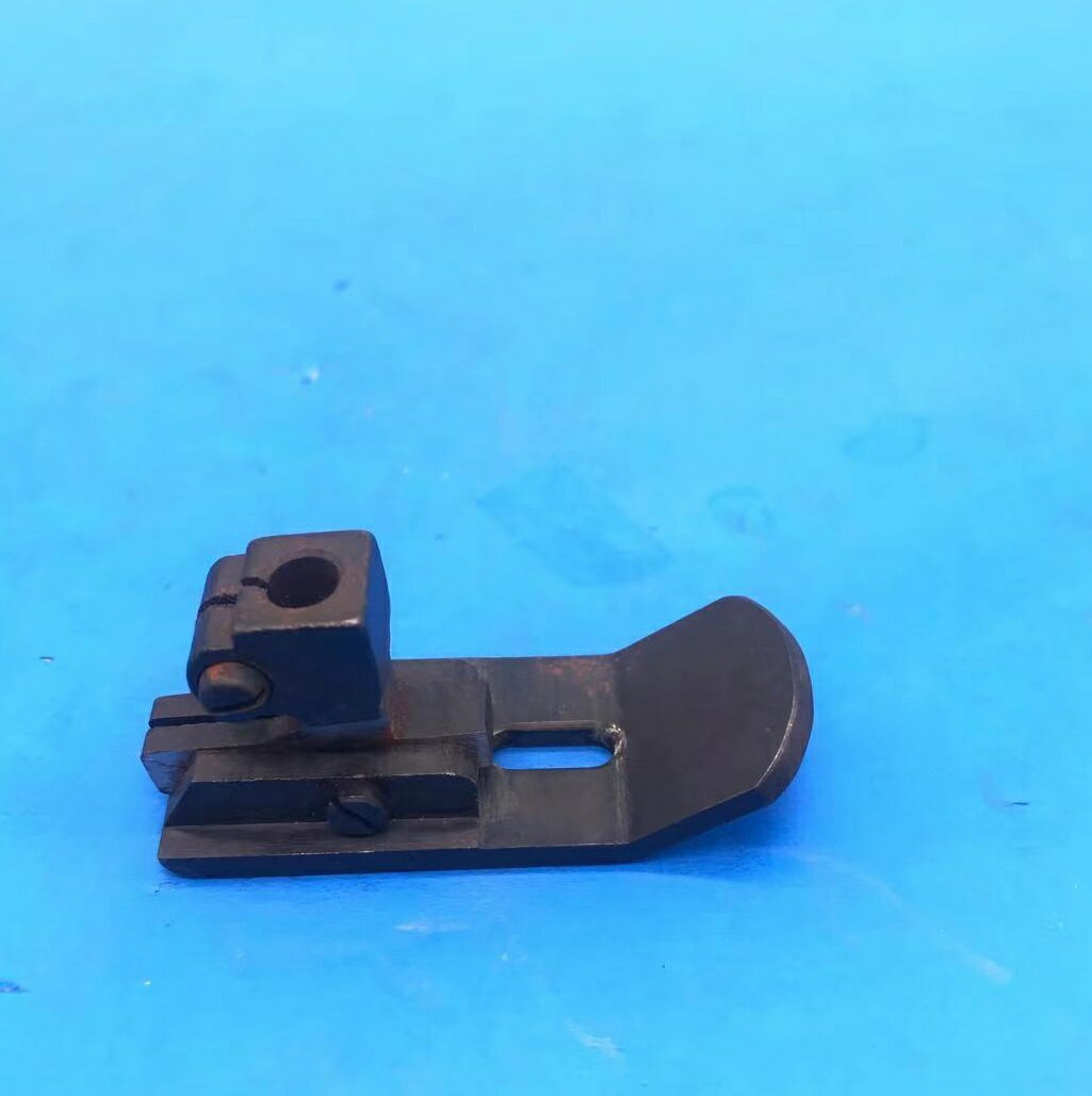 【置き古し新品】関西スペシャル　DVK1701型用押え　　パーツNO：17-718です。