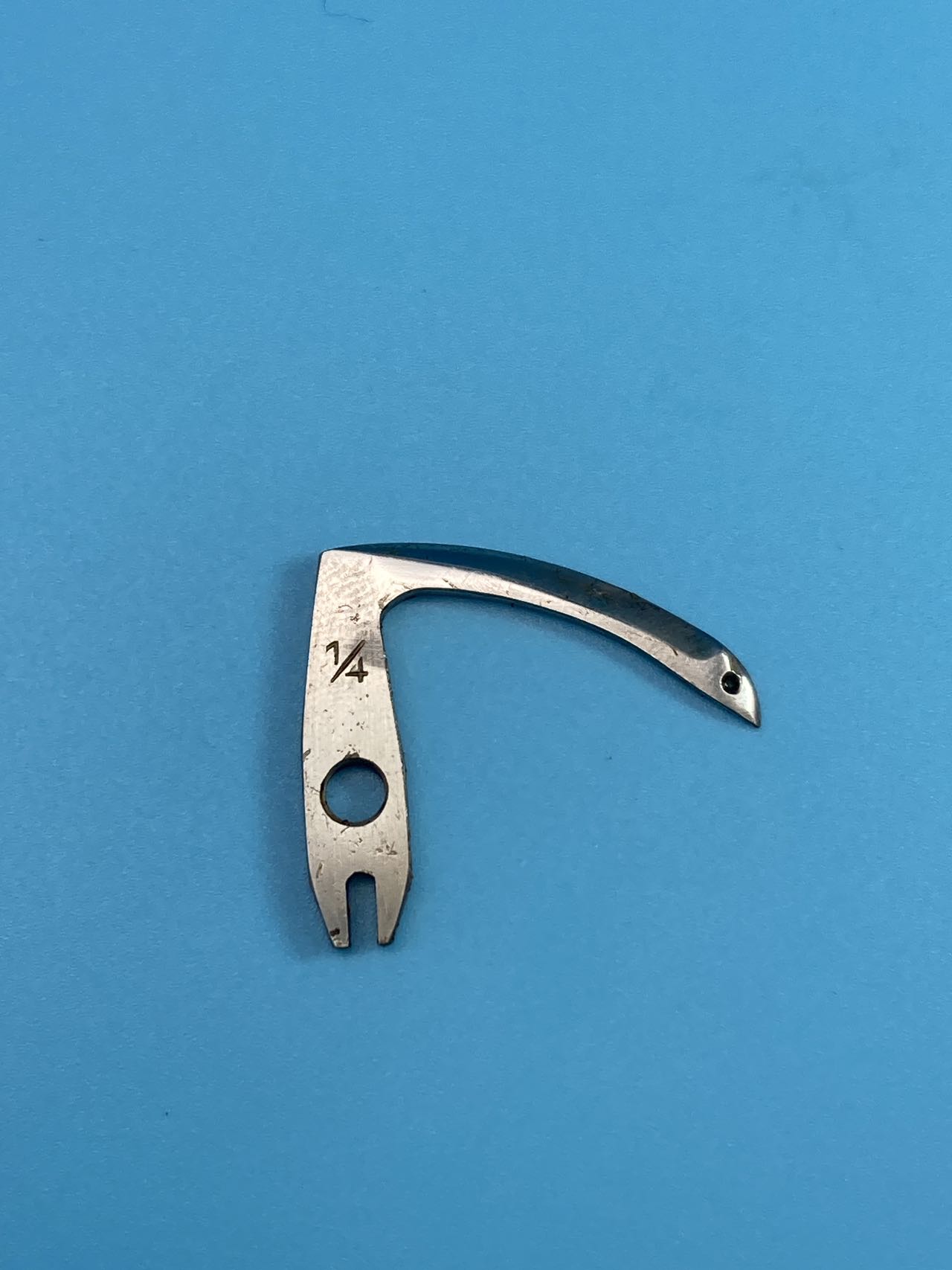 【未使用品】シンガー　SINGER 261-1型用ルーパーです。パーツリストNO．143453　...