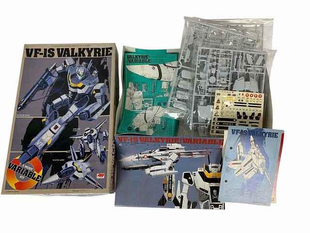 BANDAI/バンダイ VF-IS VALKYRIE VARIABLE TYPE 1/72 可変バルキリー【中古】