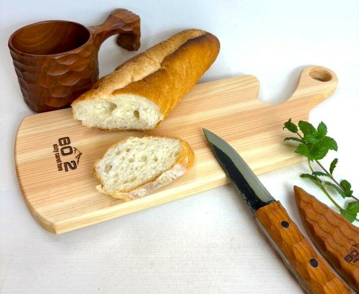 乐天商城 - カッティングボード ひのき まな板 （38cm×14cm×厚み1.5cm）国産天然ヒノキ 無塗装 無垢 国産材 木 檜 桧 アウトドア コンパクト ミニ 職人 匠の技 本格 プロ 日本製 伊川彫刻店 おしゃれ 和風 キッチン雑貨 キッチン用品 調理器具 生活雑貨