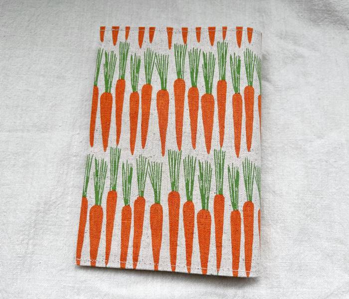 【メール便】文庫本・ブックカバー 文庫本サイズ かわいい 布製 TOCONUTS/トコナッツ オシャレで可愛プリント生地 差し込むだけの簡単セット ナチュラル生...