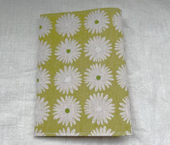 【メール便】文庫本・ブックカバー 文庫本サイズ ノルディック・北欧 かわいい 布製 TOCONUTS/トコナッツ オシャレで可愛プリント生地 差し込むだけの簡単...