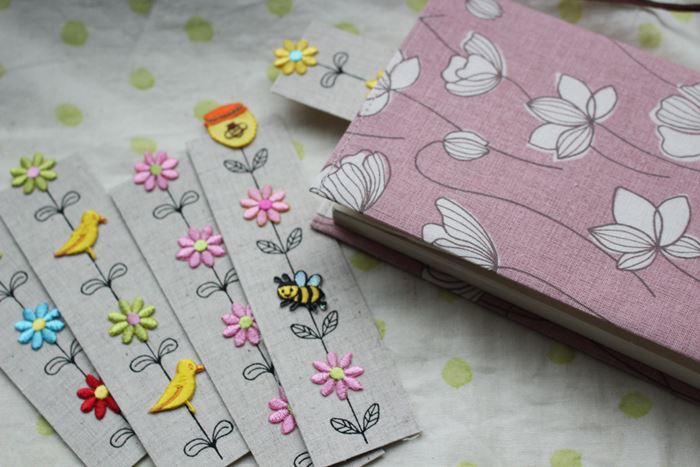 【メール便OK】麻生地・可愛い刺繍のワッペン　しおり/栞　読書のアイテム　ブックマーク　TOCONUTS/トコナッツ　（サイズ/w37×h145mm程度です）5種類からお選びください。黄色鳥・てんとう虫・ハチミツ・ピンク花・黄色花