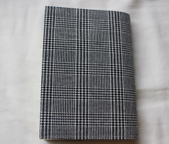 【メール便OK】布製 布生地ブックカバー 文庫版 本・サイズ TOCONUTS/トコナッツ 可愛プリント生地 差し込むだけの簡単セット 厚さ1.5cm程度可能 ...