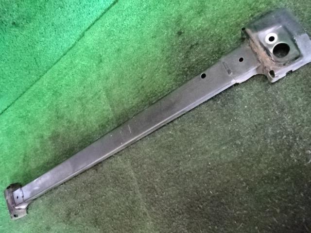 【中古】 ホンダ ザッツ JD 1 フロント バンパー ホースメント E07Z 前期 71130-S2K-000ZZ