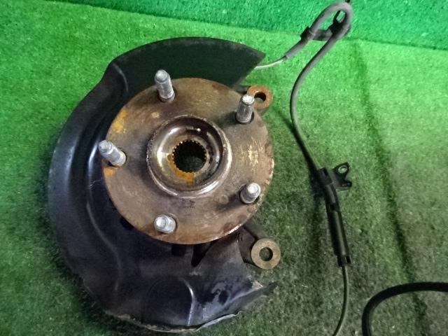 【中古】 トヨタ イプサム ACM21W 右 フロント ナックル 2AZ 43211-44040