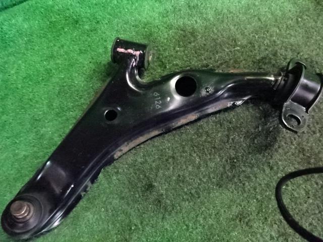 【中古】 スバル プレオ RA1 左 フロント ロアアーム 20202KE050