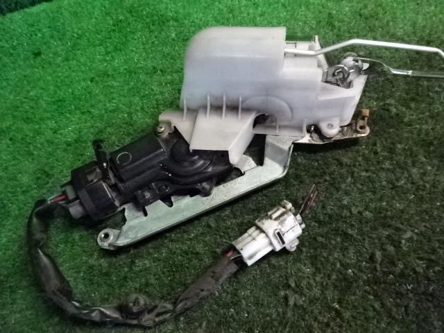 【中古】 ニッサン モコ MG21S 右 フロント ドアロック アクチュエーター 80502-4A00B 80502-4A0A0