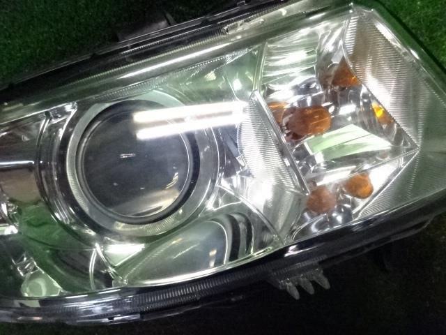 【中古】 マツダ AZワゴン カスタムスタイルXS MJ23S 右 ヘッド ライト コイト KOITO 100-59191 HID 1A45-51-031