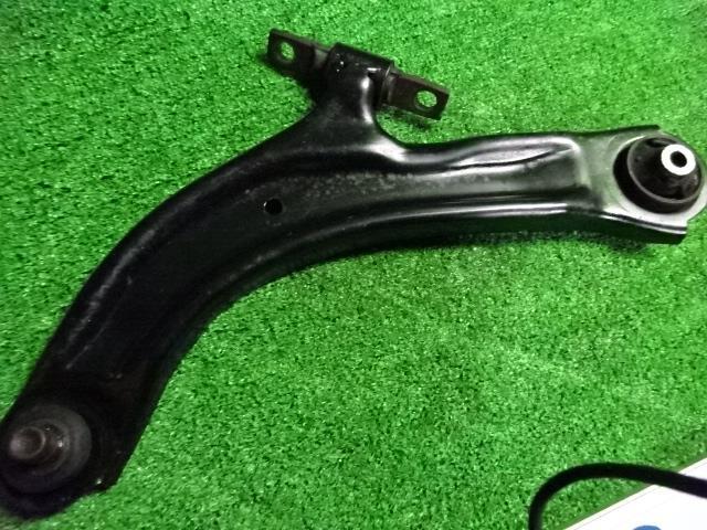Rakuten - 【中古】 ニッサン セレナ C25 前期 左 フロント ロアアーム 54501-EN001