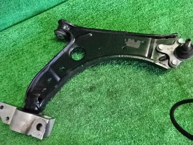 樂天商城 - 【中古】 フォルクスワーゲン VW ゴルフ5 1KBLG 右 フロント ロアアーム BLG