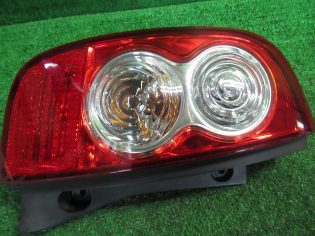 樂天商城 - 【中古】 ニッサン マーチ AK12 左テールランプ ICHIKOH イチコー D019 26555-CT00E 26555-CT00D