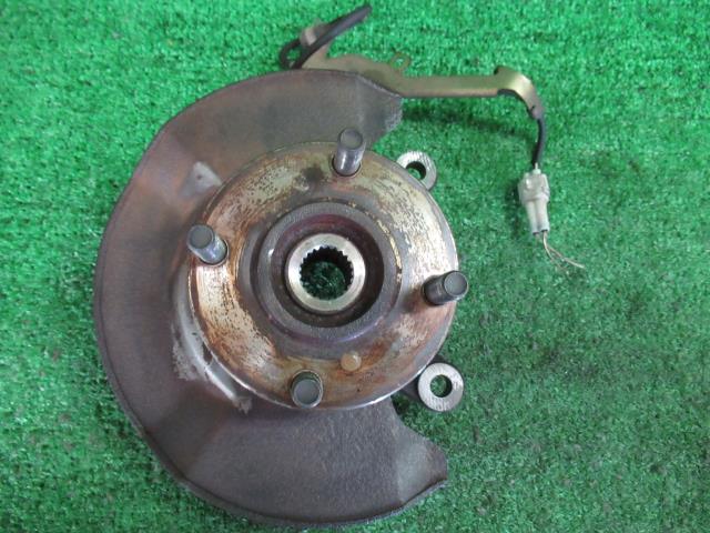 【中古】ニッサン　モコ　MG21S　右フロントナックルハブ　40014-4A0A0