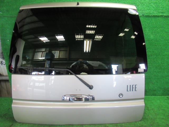樂天商城 - 【中古】ホンダ　ライフ　JB1　バックドア　68100-S2K-030ZZ　カラーナンバー　YR525M　チタニウムメタリック