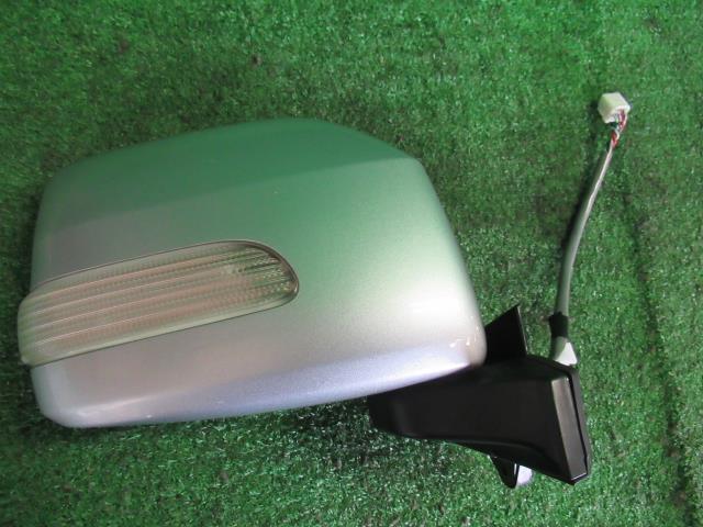 樂天商城 - 【中古】 ダイハツ ムーブ L150S 右サイドミラー 87910-B2550-B0 カラーナンバー S28 ブライトシルバー