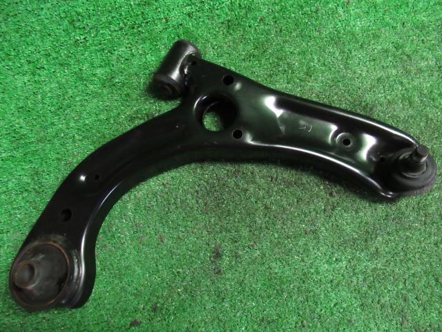 樂天商城 - 【中古】 ダイハツ タント LA600S 右フロントロアアーム 48068-B2080