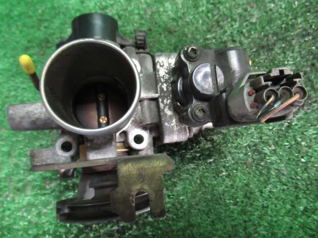 樂天商城 - 【中古】 ダイハツ ムーヴ L902S スロットルボディ 22210-97206