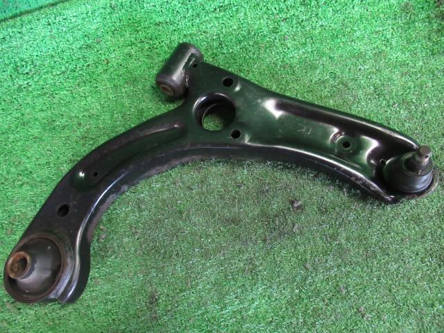 【中古】 ダイハツ タントエグゼ L455S 右フロントロアアーム 48068-B2041