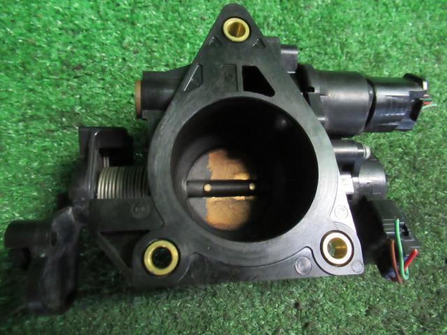 【中古】 トヨタ パッソ KGC10 スロットルボディ 22210-B1060