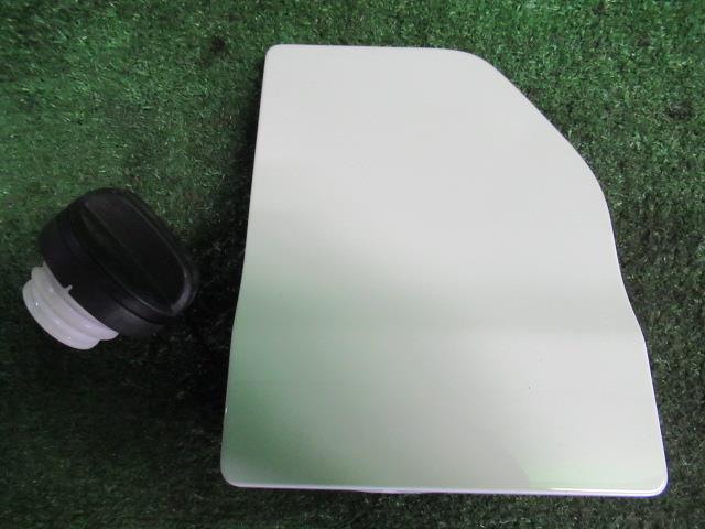 樂天商城 - 【中古】 ニッサン NV100クリッパー DR17V フューエルリッド 78830-4A00B カラーナンバー 26U スペリアホワイト