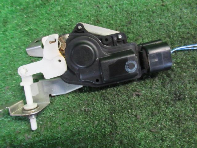 【中古】 ダイハツ ムーヴ L150S 給油口ロックアクチュエーター 77037-B2010