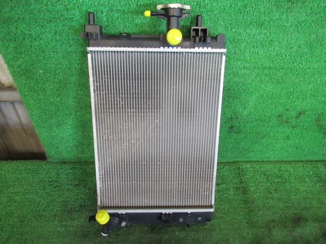 【中古】 ダイハツ ミライース LA300S ラジエータ デンソー 422135-4220