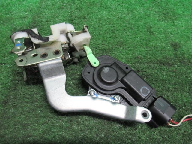【中古】 ダイハツ ムーヴ L175S トランク・バックドアロックソレノイド アイシン 127D2604