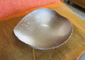 雪化粧原土焼物皿（特大）