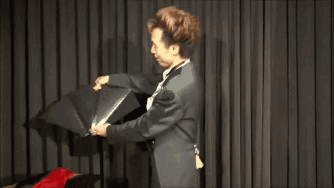 【動画説明有】手品 ピラミットボックス ハンカチが花になる　マジック