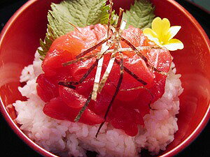 火曜出荷・数量限定！生本鮪の骨についた"本物の中落ち"(生・冷蔵・約200g) 鮪を競って40年以上!築地からの鮪仲卸商の選び抜いた"生本鮪"の中落ち!豊洲市場から出荷!100kgの鮪から約1kgしか取れない究極の赤身!皆様に生まぐろを味わって頂きたい・ごめんなさい お1人様2点迄 oono-10001859 豊洲 大野水産 サンプル画像3