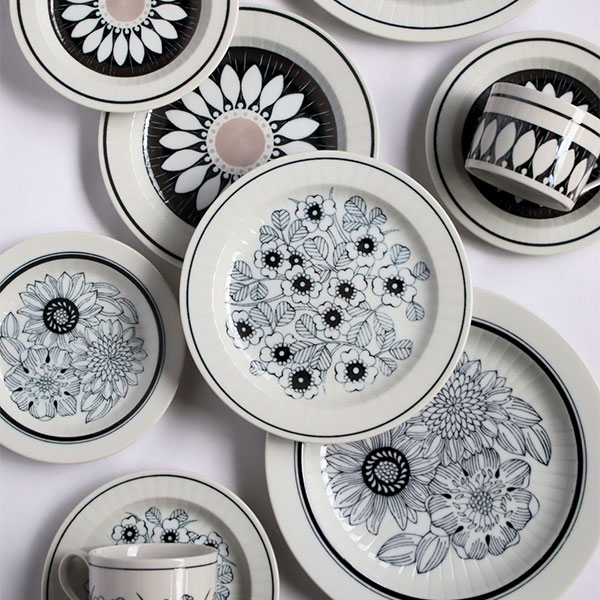 【取寄品】 Antico Flower アンティコフラワー BBプレート 5枚セット ＜デイジー＞デザート皿 ケーキ皿 取り皿 取皿 中皿 お皿 小皿 花柄 おしゃれ かわいい 可愛い 北欧風 食器セット 電子レンジ対応 食洗機対応 ギフト プレゼント お祝い 日本製