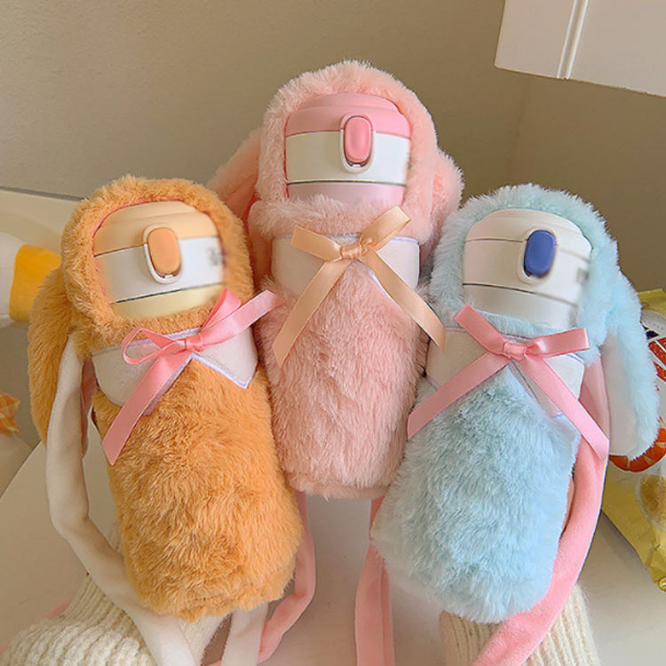 水筒カバー 可愛い フェイクファー 斜め掛け 子供 キッズ用 ストラップ付き 水筒ケ...