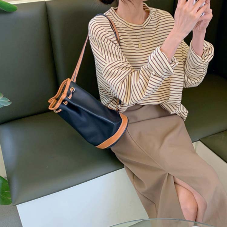 ボーダー 長袖 Tシャツ レディース ゆったり 韓国風 ファション シンプル カットソー 春 秋 トップス カジュアル おしゃれ プルオーバー ビッグシルエット スウェット トレーナー ドロップショルダー クルーネック 送料無料