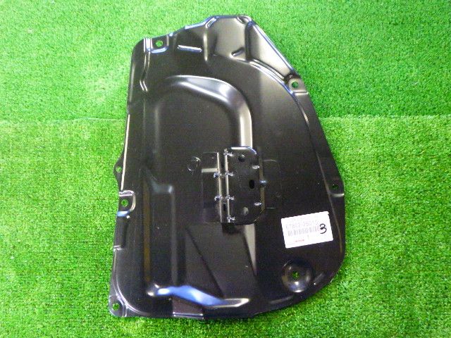 ★ハイエース レジアスエース 200系 ★フロントドア サービスホールカバー 67802-26010