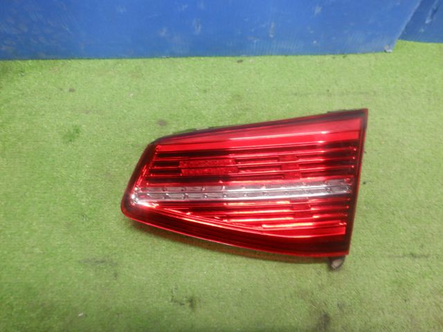 ★VW パサート ヴァリアント B8 3CDFC TDI ハイライン★右フィニッシャーランプ 3G9 945 308 D